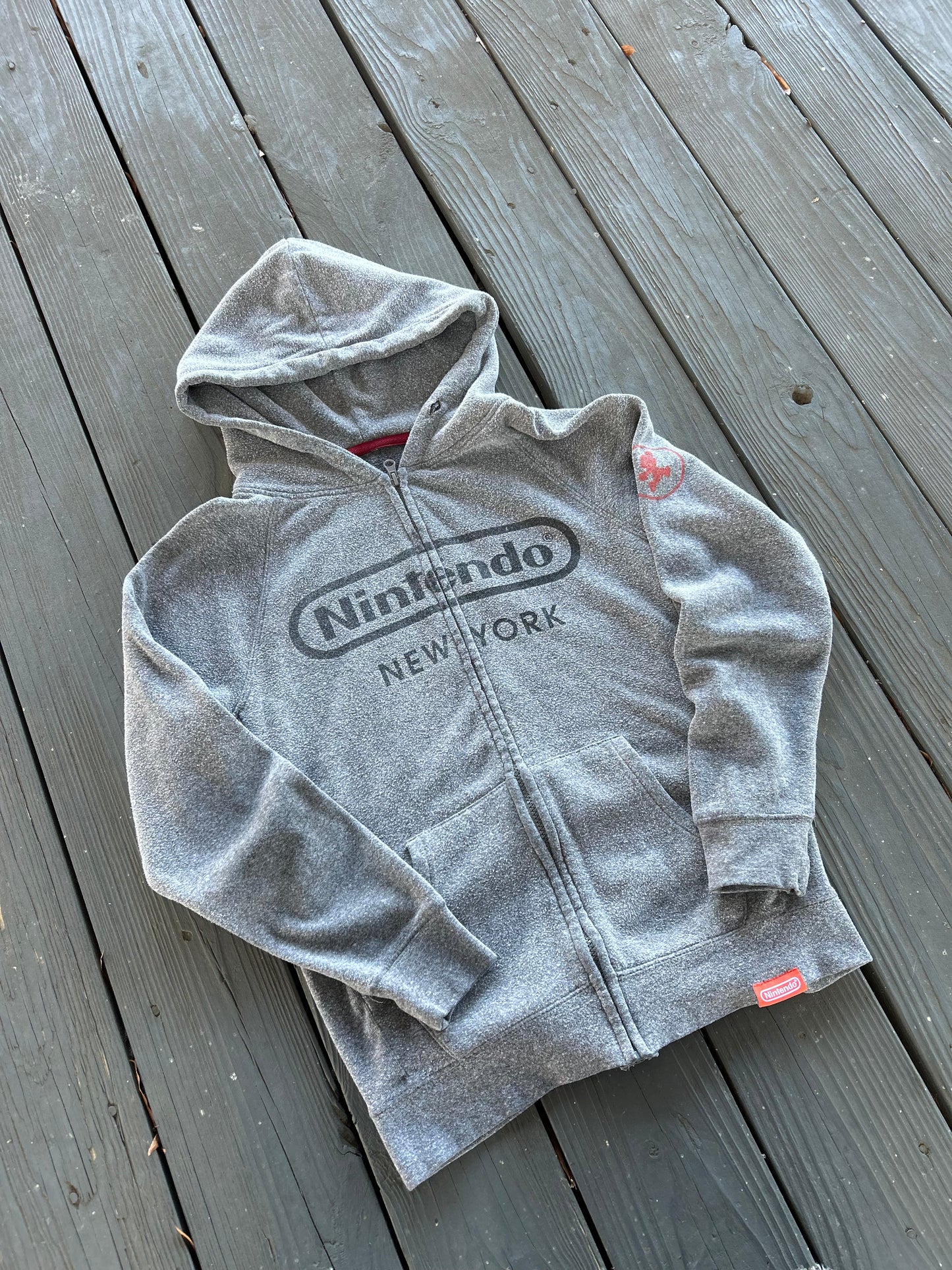 2006 Nintendo New York Mario DS Hoodie (Medium)
