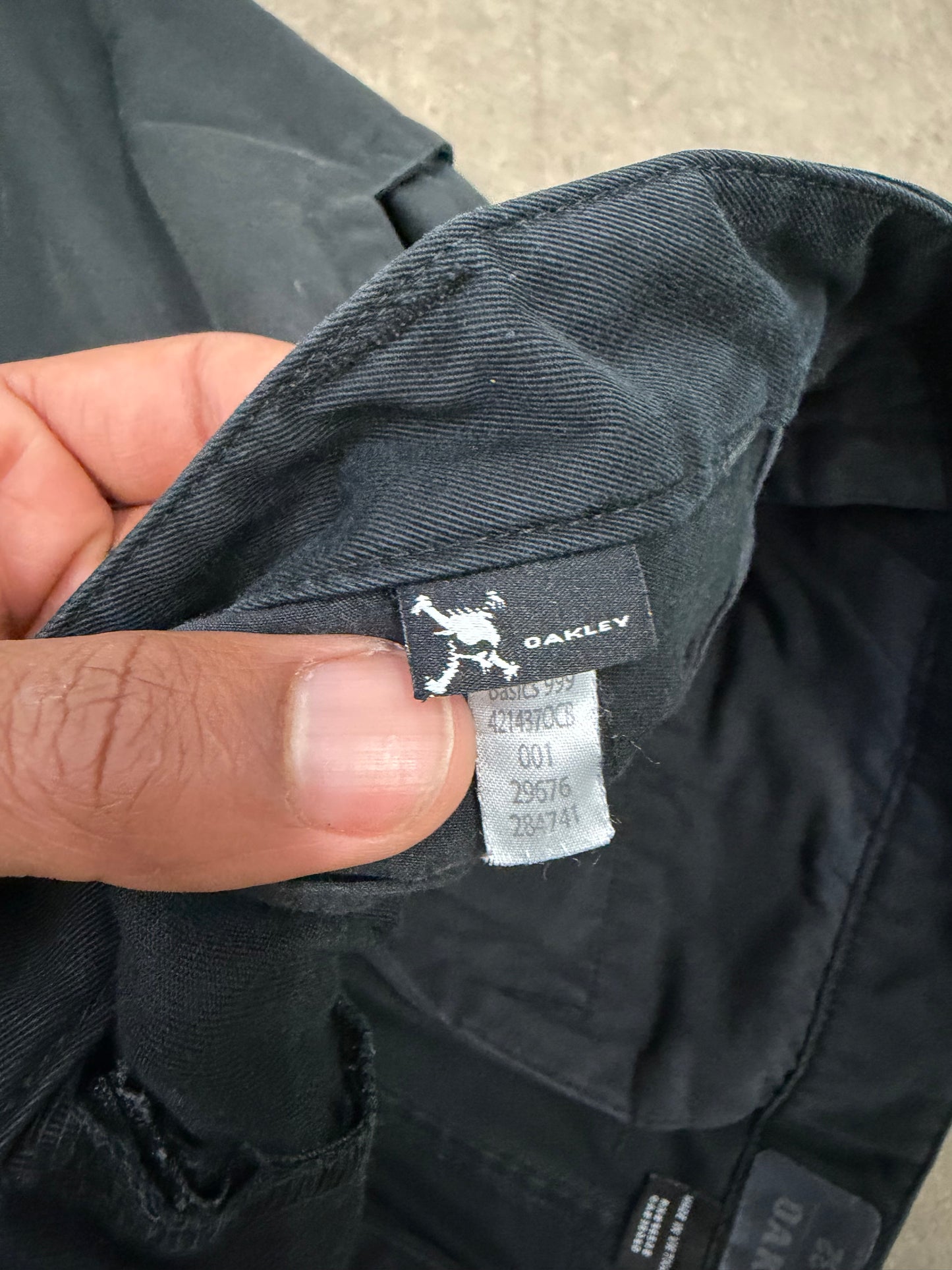 00s Oakley Athletic Chino Pants (36 x 32)