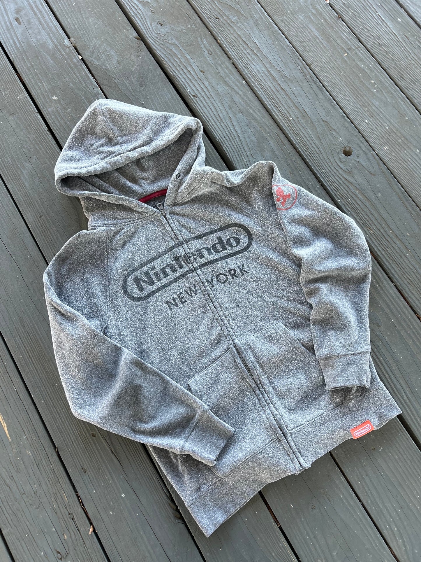 2006 Nintendo New York Mario DS Hoodie (Medium)