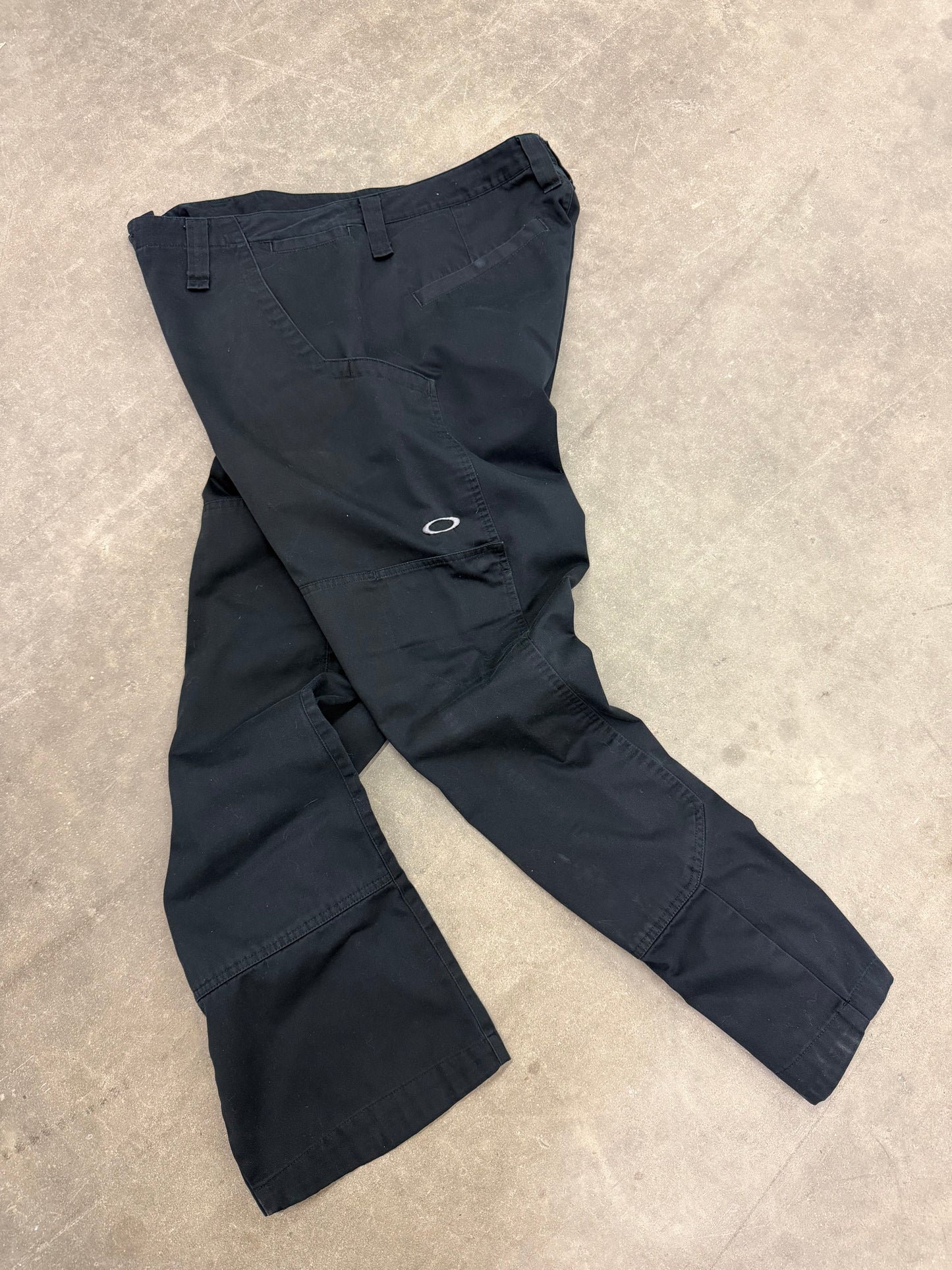 00s Oakley Athletic Chino Pants (36 x 32)