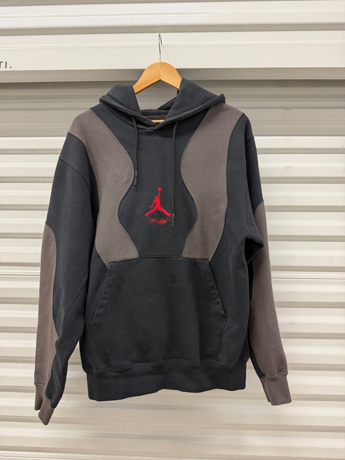 Air Jordan x Off-White Hoodie (Medium)