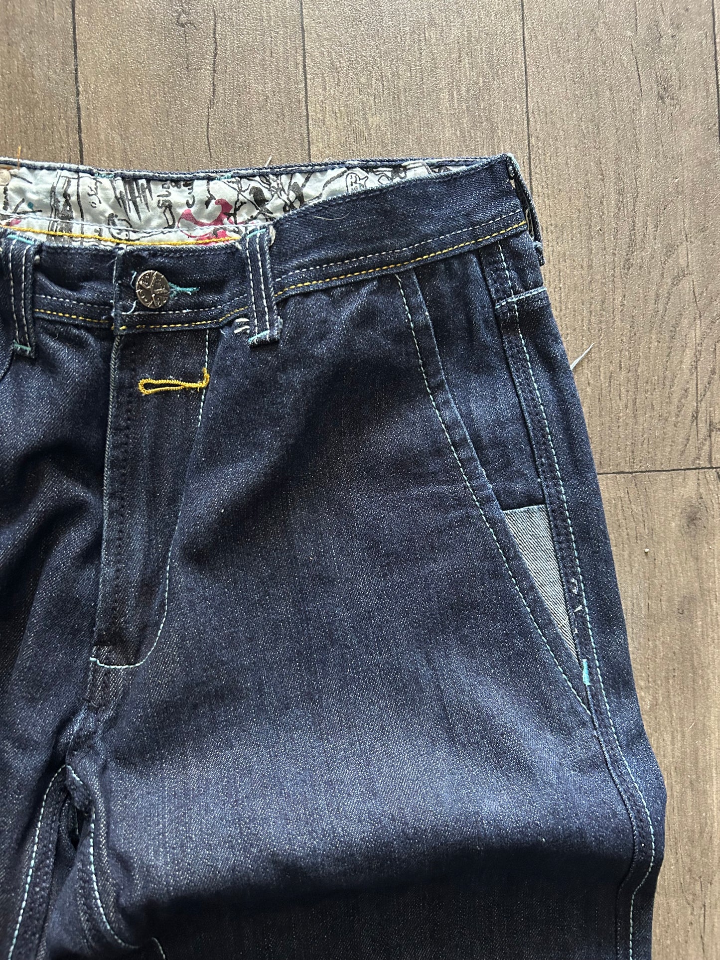 2000’s Artful Dodger Big Embroidery Logo Denim Jeans (size 32)
