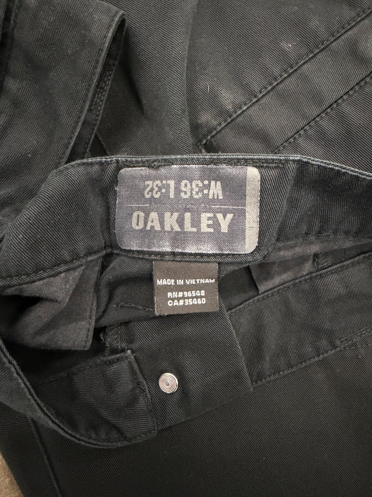 00s Oakley Athletic Chino Pants (36 x 32)