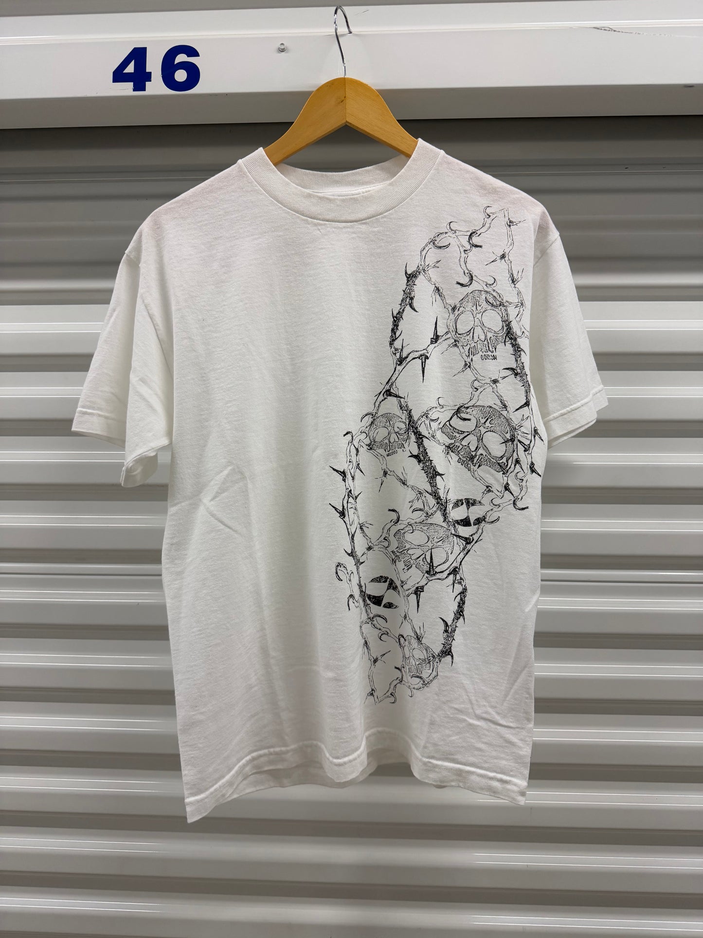 00’s Split Skateboards Crazy Skulls T-Shirt (Medium)