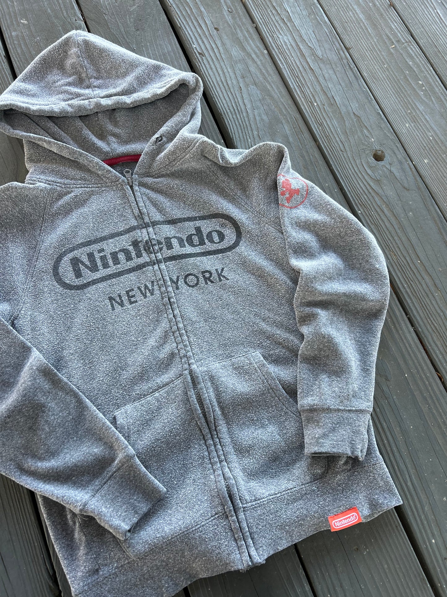 2006 Nintendo New York Mario DS Hoodie (Medium)