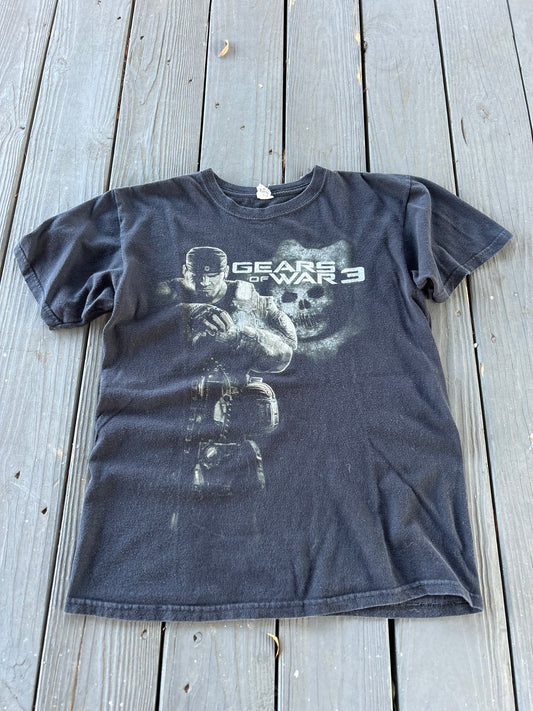 2011 Gears Of War 3 Video Game T-Shirt (Medium)