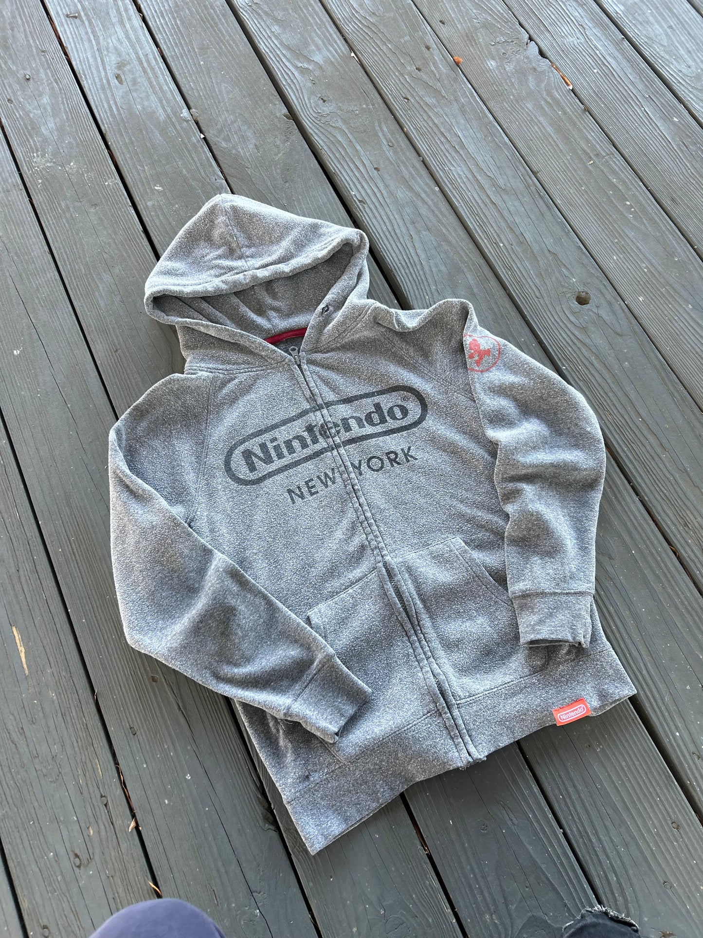 2006 Nintendo New York Mario DS Hoodie (Medium)