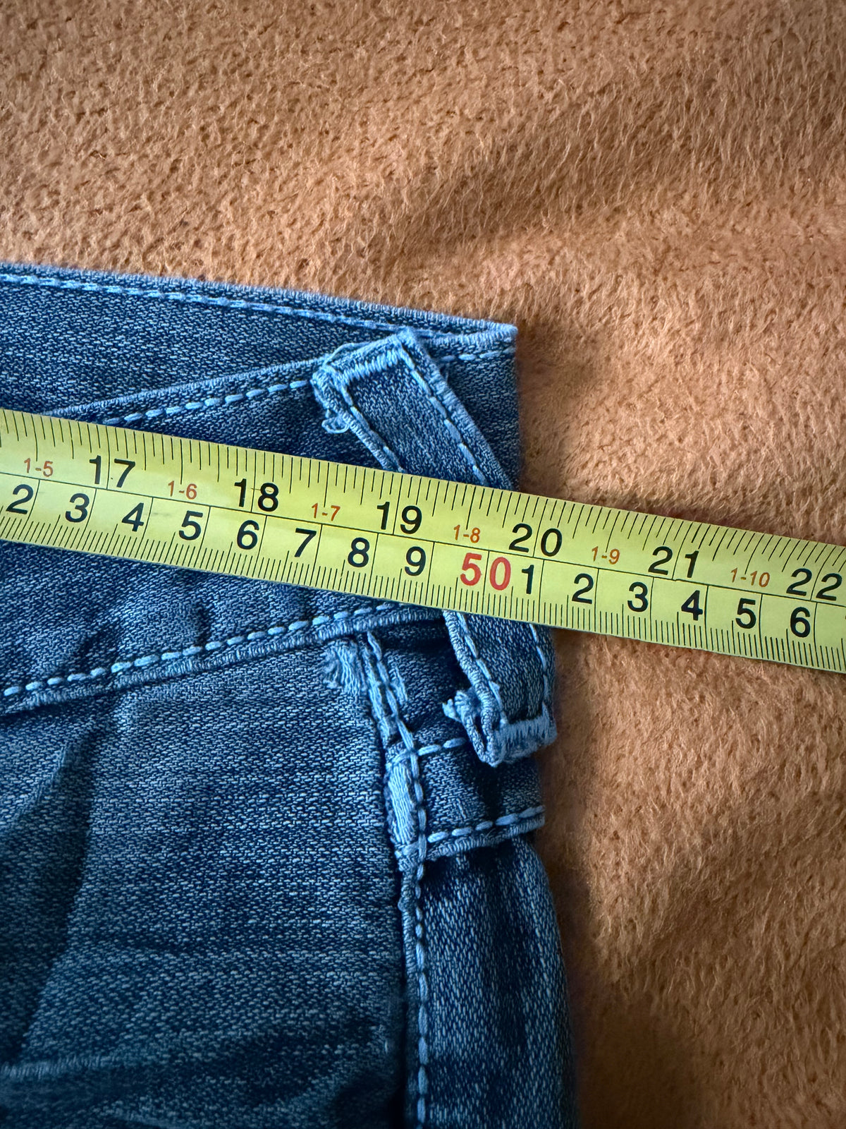 00’s True Religion Distressed Jeans w/ Thrashing (40x32)
