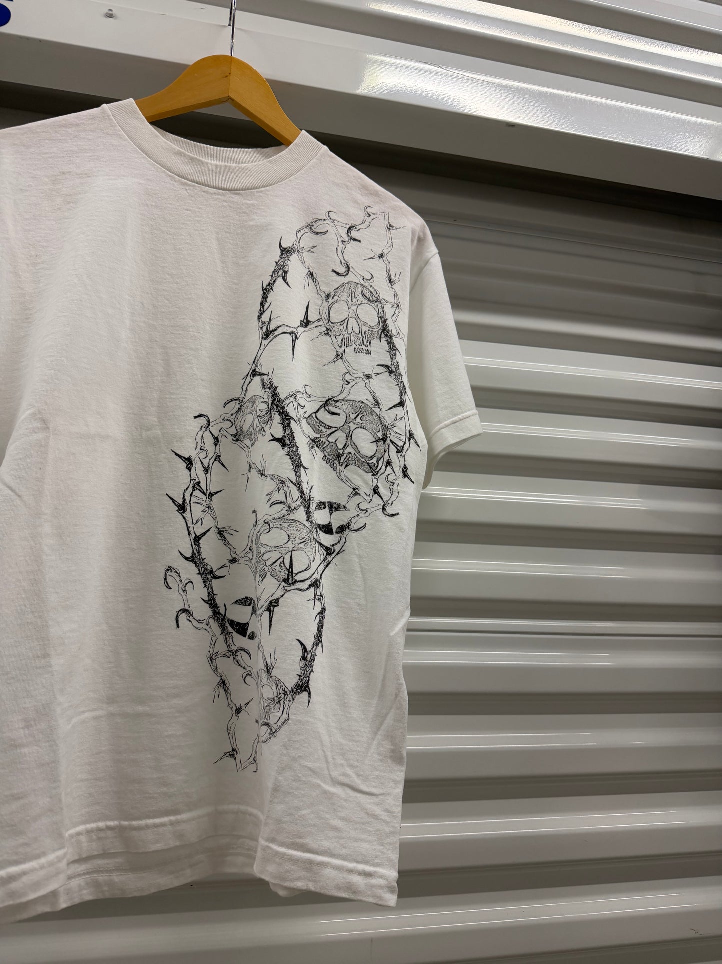 00’s Split Skateboards Crazy Skulls T-Shirt (Medium)